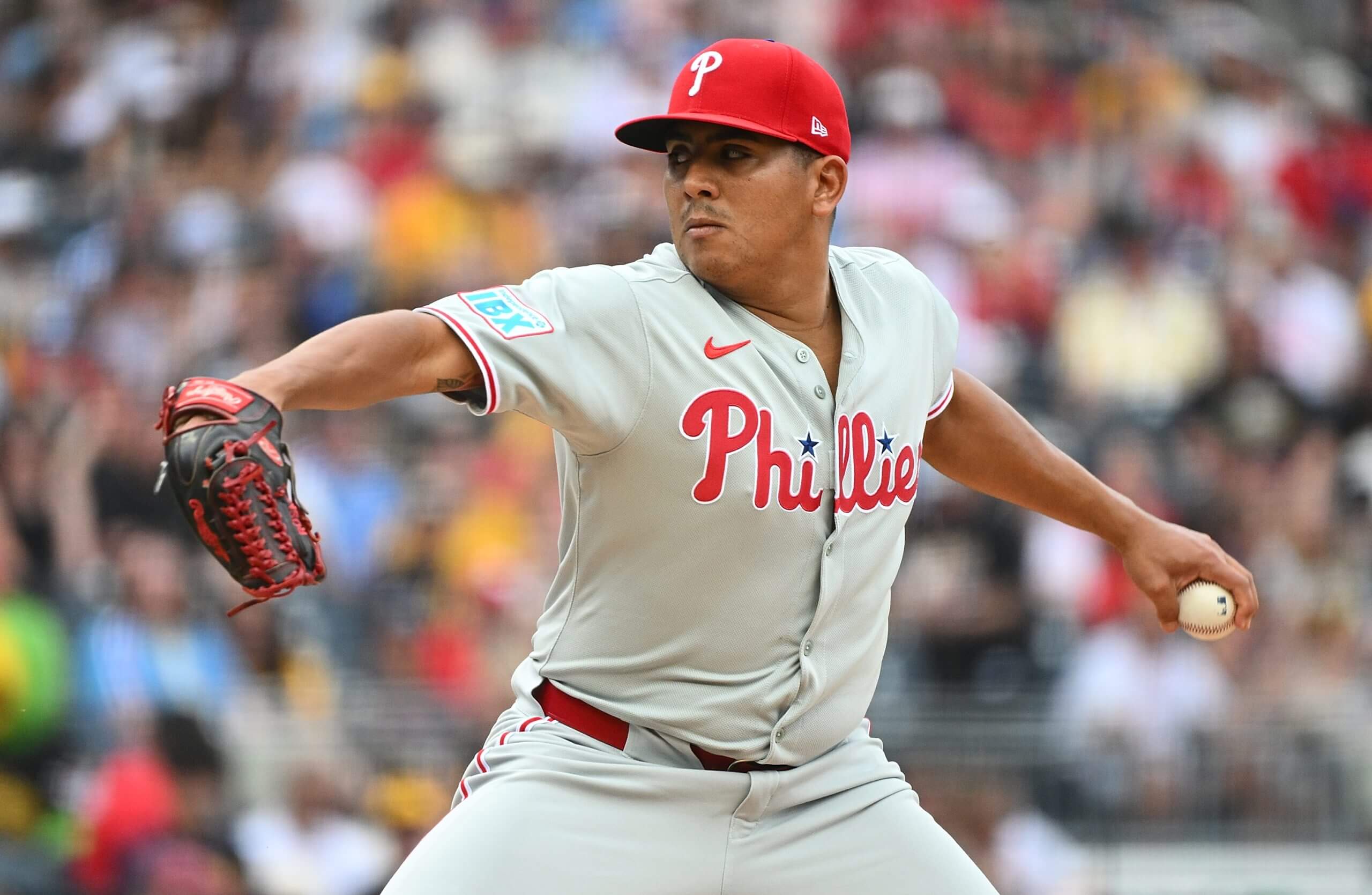 Ranger Suárez pitches for the Philadelphia Phillies.
