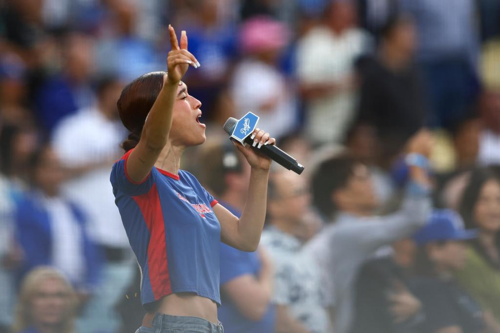 Nezza’s Spanish anthem at SF Giants-Dodgers game ignites debate over LA team’s immigrant support – The Mercury News