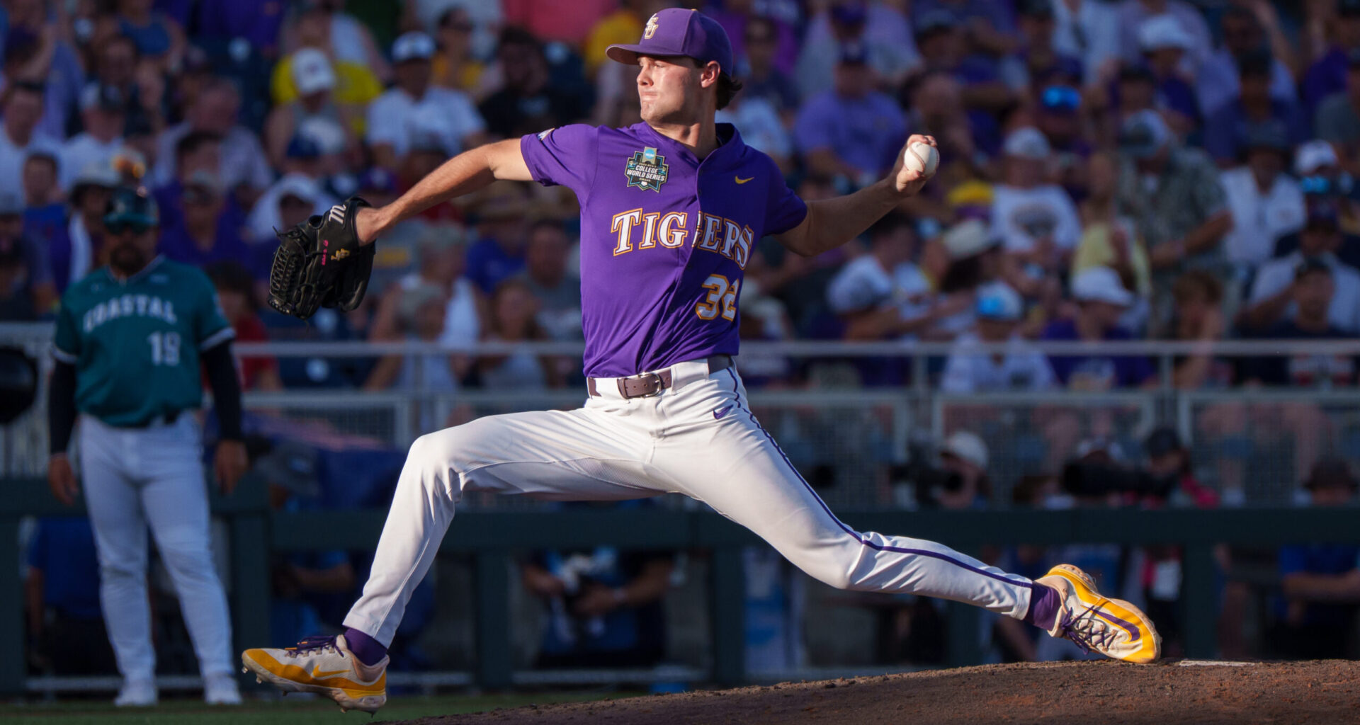 Kade Anderson throws complete shutout to open up MCWS Finals