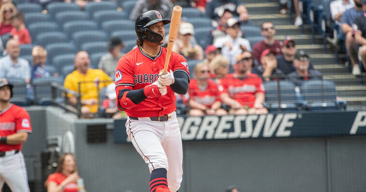 Nolan Jones scores go-ahead run on throwing error in 7th, Guardians beat Astros 4-2