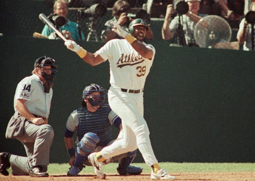 Hall of Famer Dave 'Cobra' Parker dies; starred for A's, Pirates, Reds