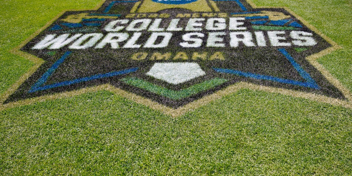 Wehiwa Aloy’s big hits, Zach Root’s strong start help Arkansas oust UCLA from the CWS with a 7-3 win