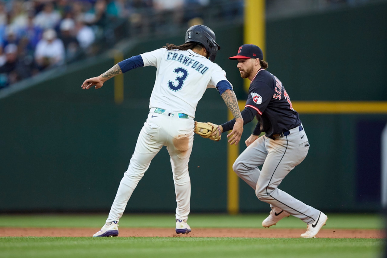 Inside the Guardians’ ‘inside move’ that caught the Mariners trying to take a base on Saturday