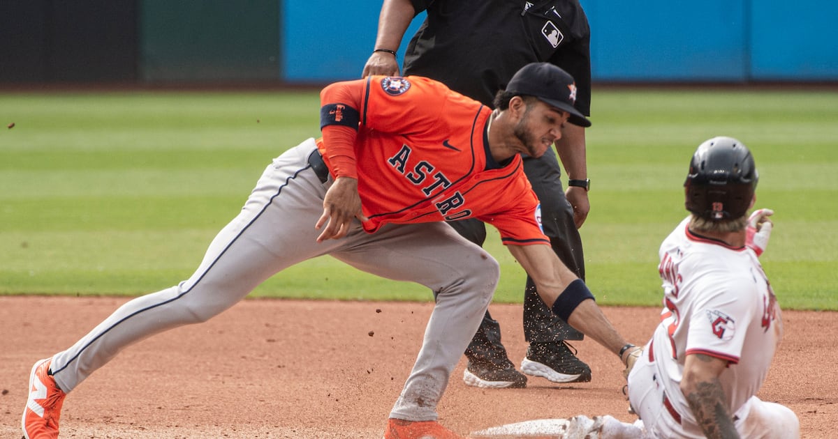 Astros take lead on wild pitch and defeat Guardians 5-3 in 10 innings