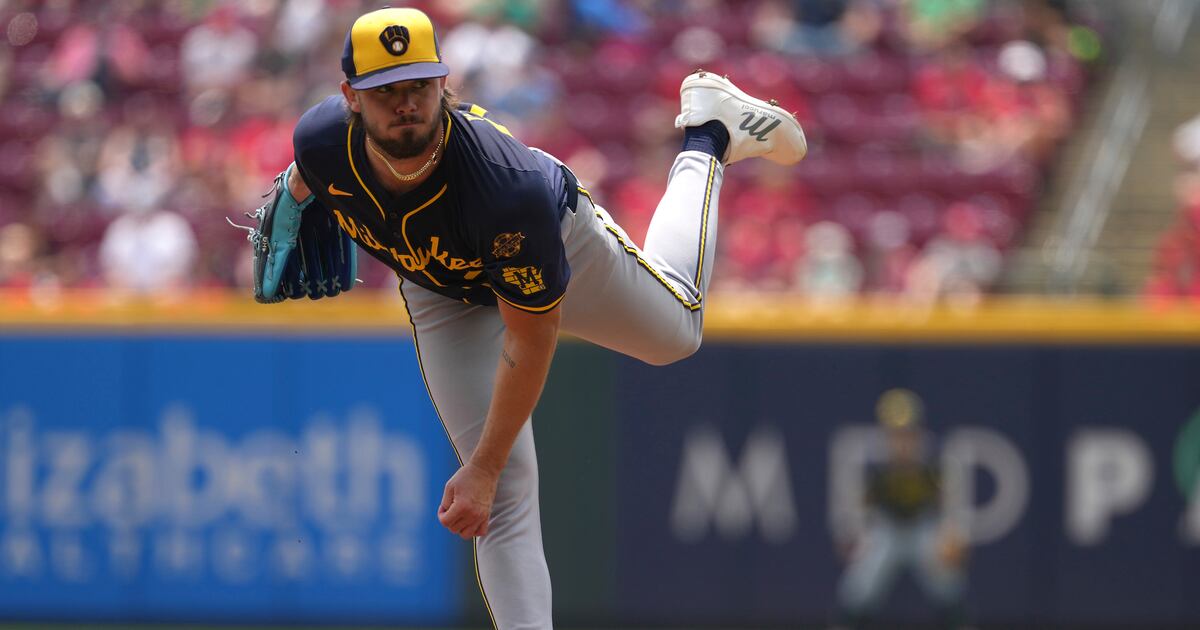 Collins hits 3-run homer, Chourio and Cameron belt 2-run shots as Brewers beat Reds 9-1