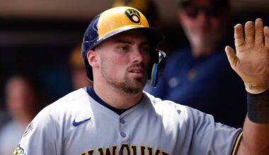 Brewers pound 17 hits to complete 3-game sweep of Twins with 9-8 win