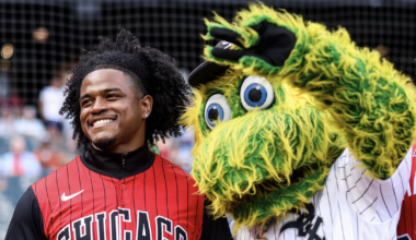 Chicago Bears Rookies Attend White Sox Game At Rate Field