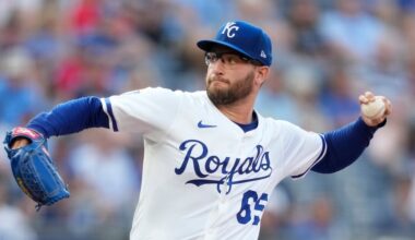 Yankees rout Royals, 10-2 in series opener