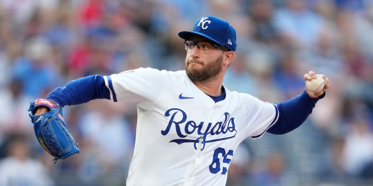 Yankees rout Royals, 10-2 in series opener