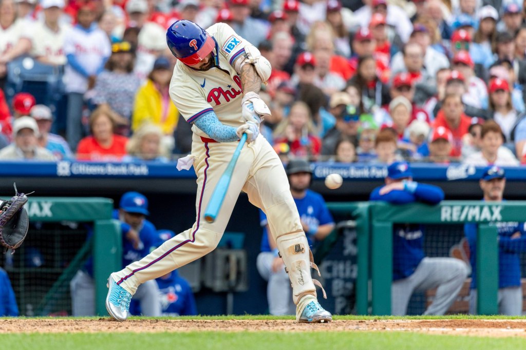 Castellanos hits a grand slam, Phillies complete 3-game sweep of Blue Jays