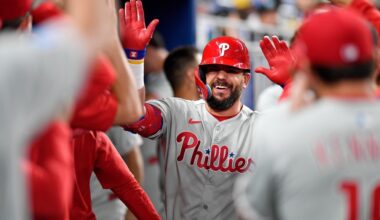 Phillies beat Marlins to move into tie for first place
