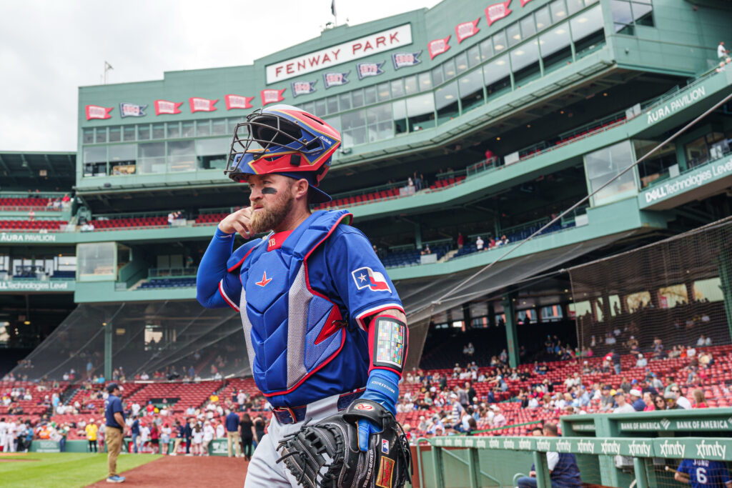 Tucker Barnhart Elects Free Agency