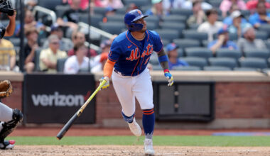 Astros Sign Omar Narvaez To Minor League Contract