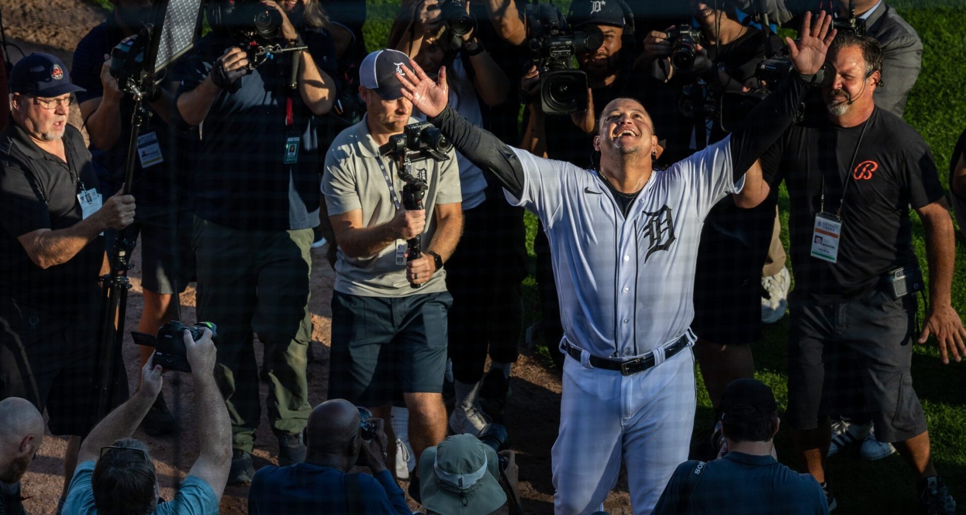 Miguel Cabrera Inspires MLB Fans with Tigers Legends Tribute