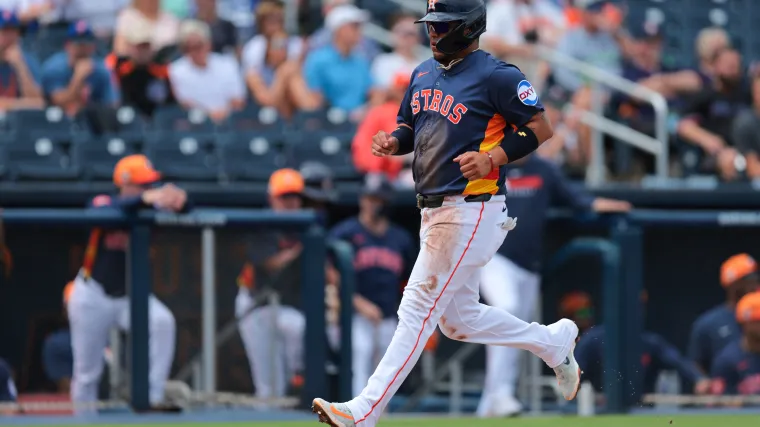 Astros’ infielder Isaac Paredes leaves Thursday’s win with leg injury image