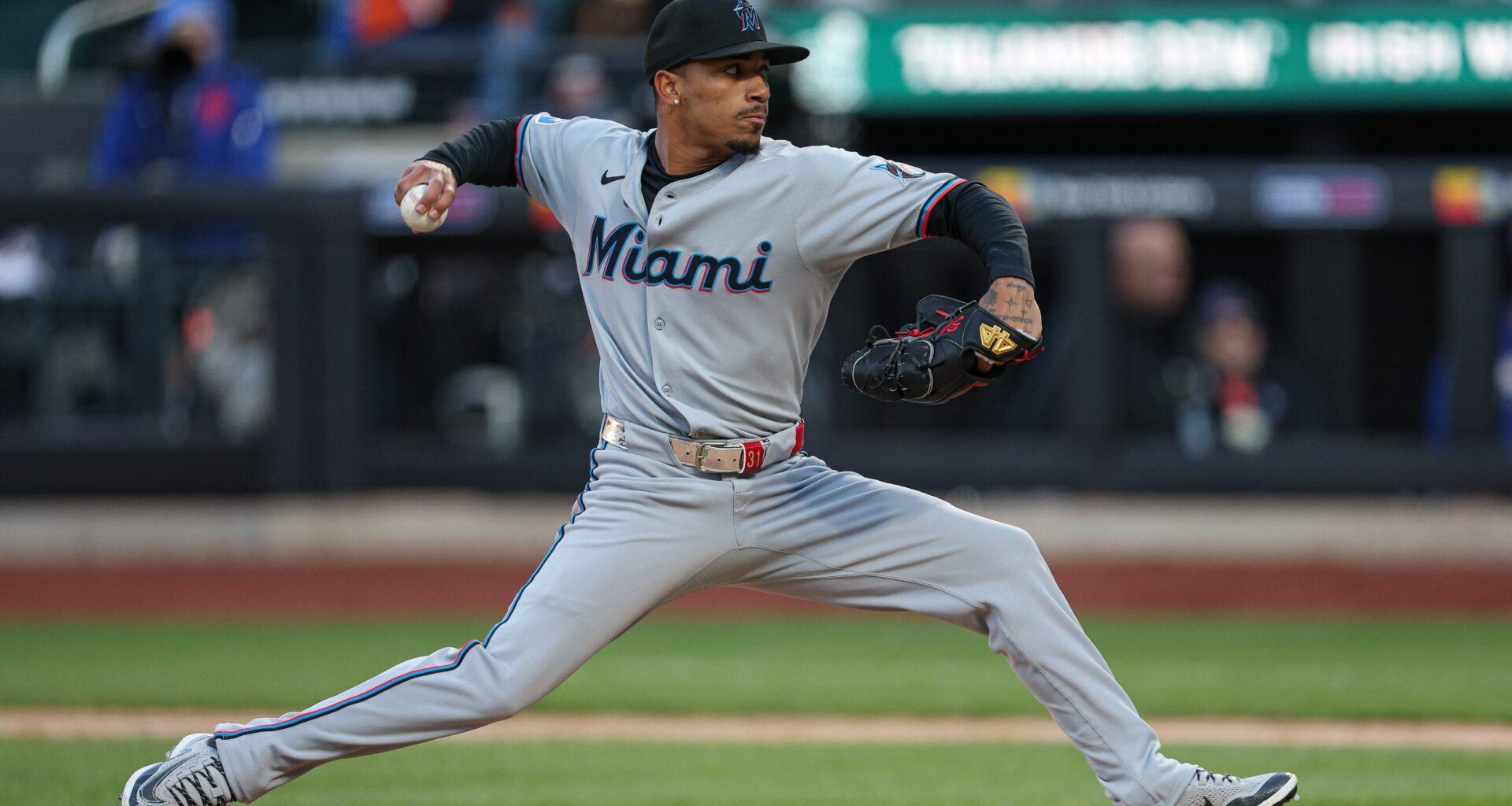 Why Ronny Henriquez deserves the Marlins closer's role - Marlins