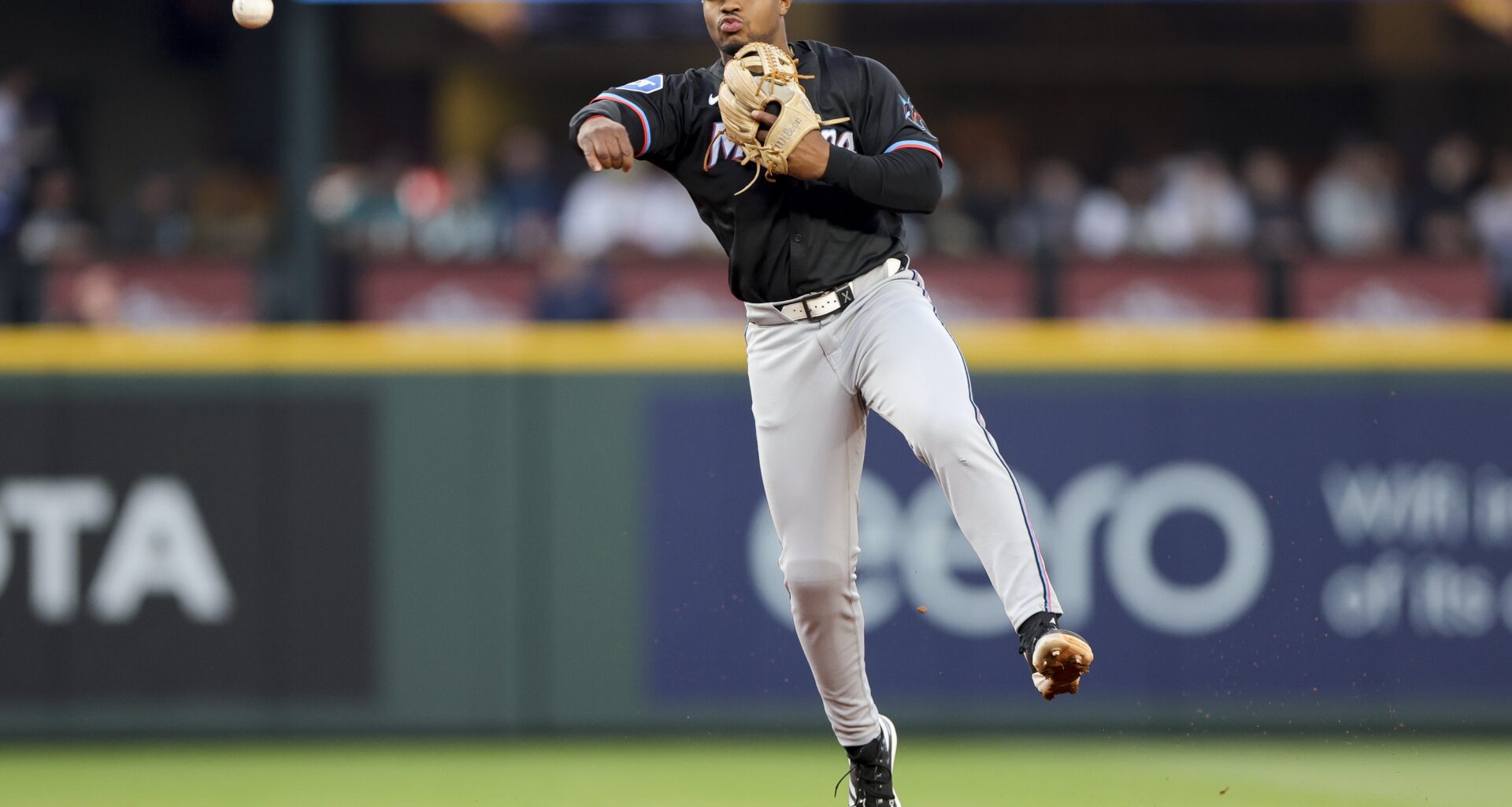 Edwards, Hicks discuss Marlins infield defense realignment - Marlins