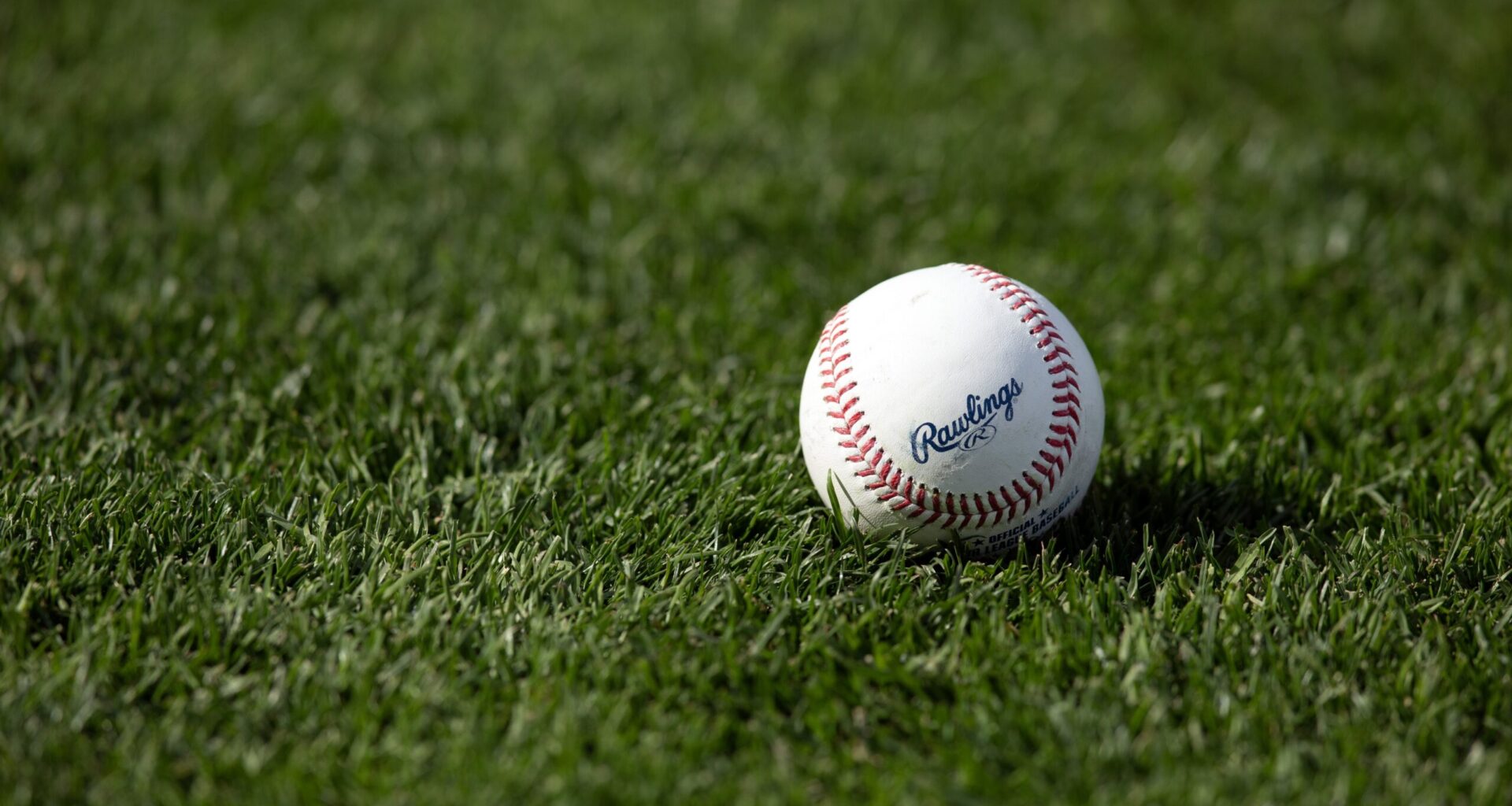 Donald Trump Sparks MLB Uproar with Controversial Legend Return