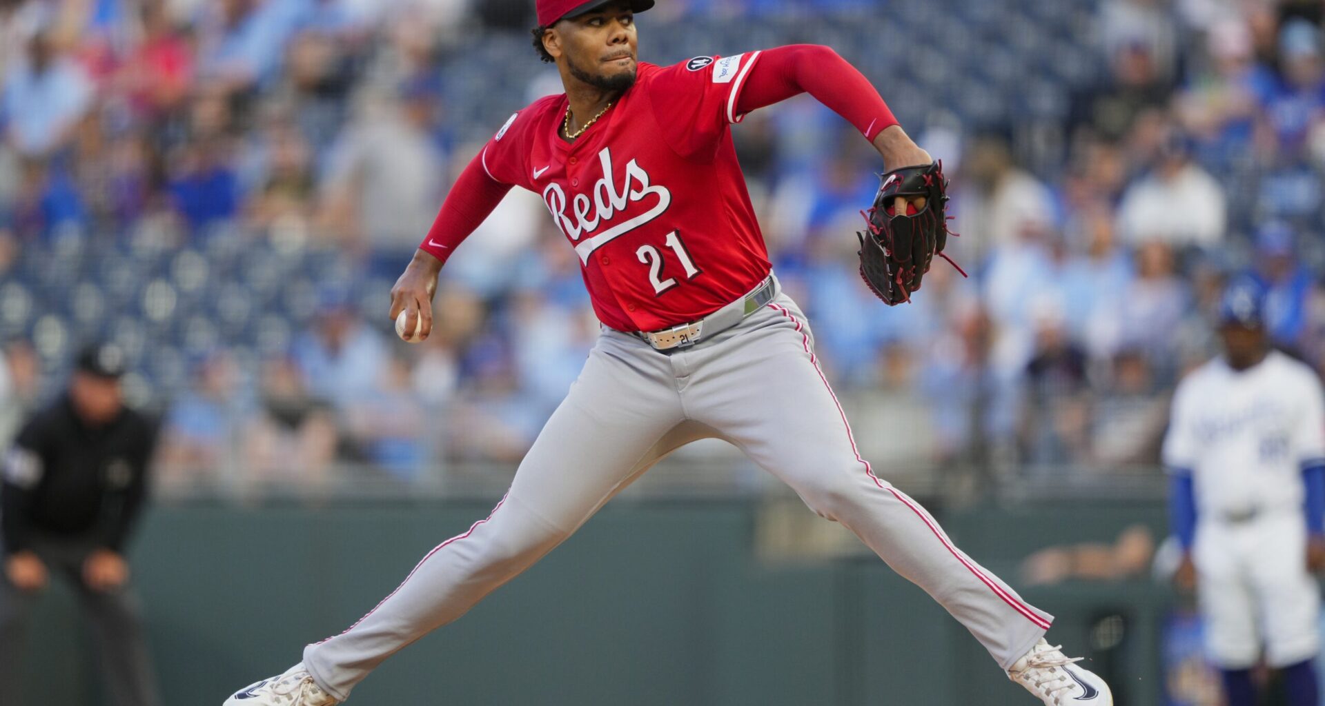 Reds Lose Hunter Greene to Groin Injury, Bring Back Former Red