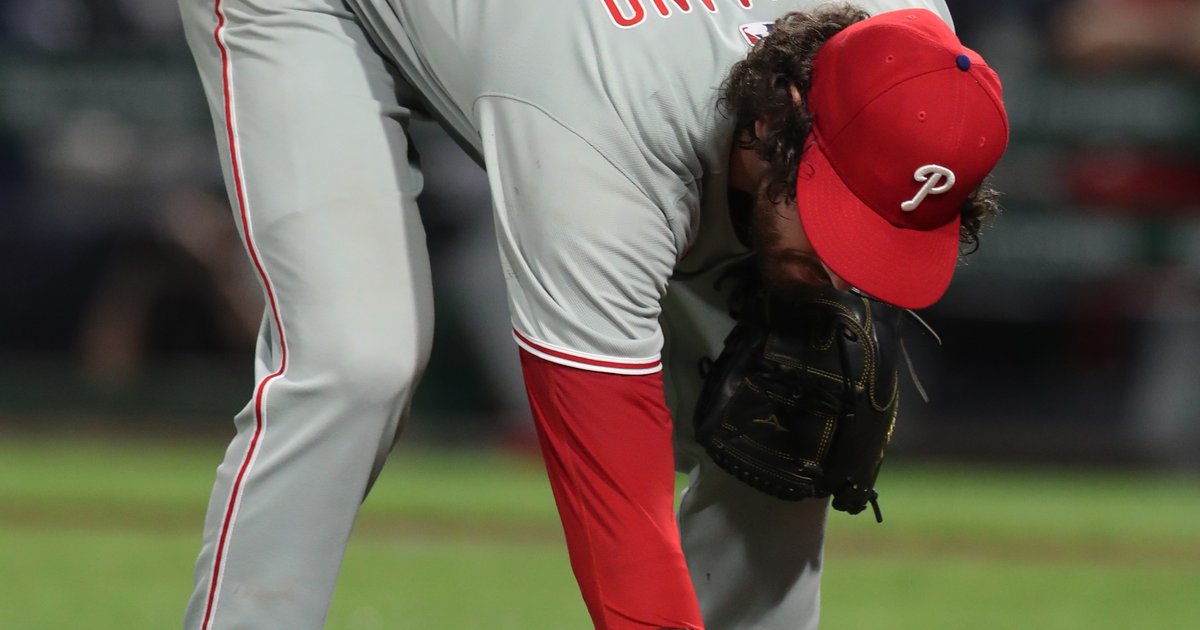 Phillies ship continues to sink, lose series to hapless Pirates