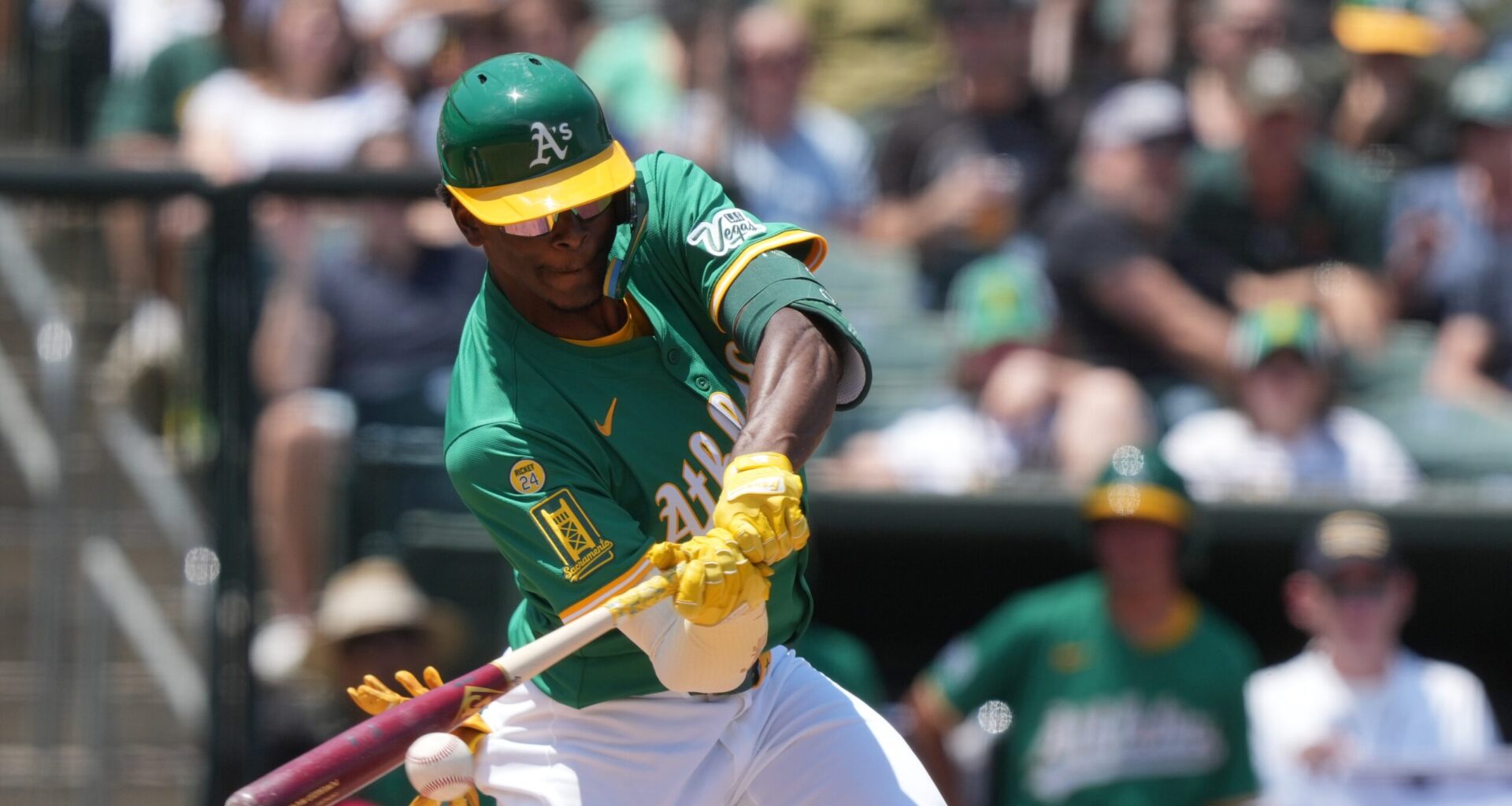 Denzel Clarke Astonishes MLB with Gravity-Defying Catch