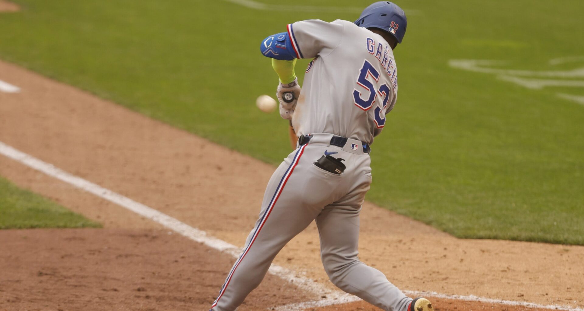 Adolis Garcia Lifts Rangers with Dramatic MLB Walk-Off Win