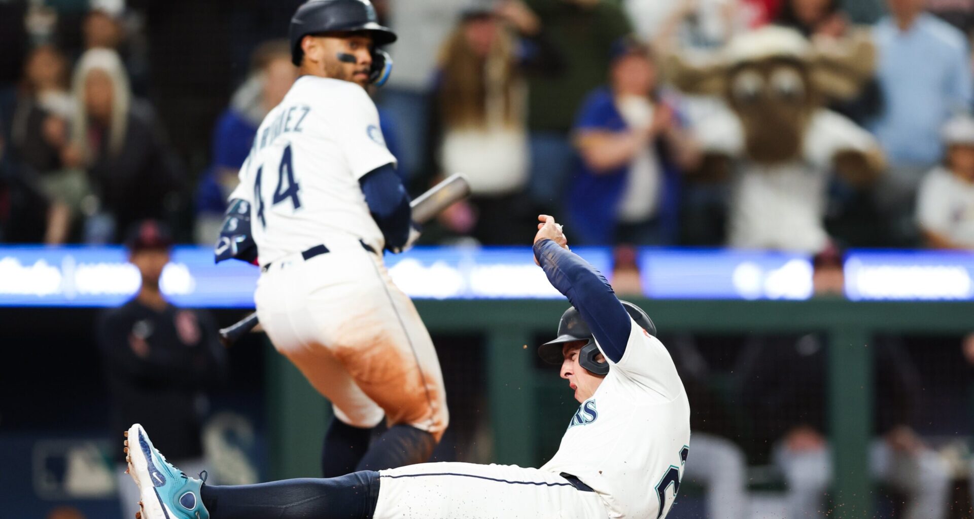 Dylan Moore Ignites Mariners' Thrilling Comeback in MLB Clash