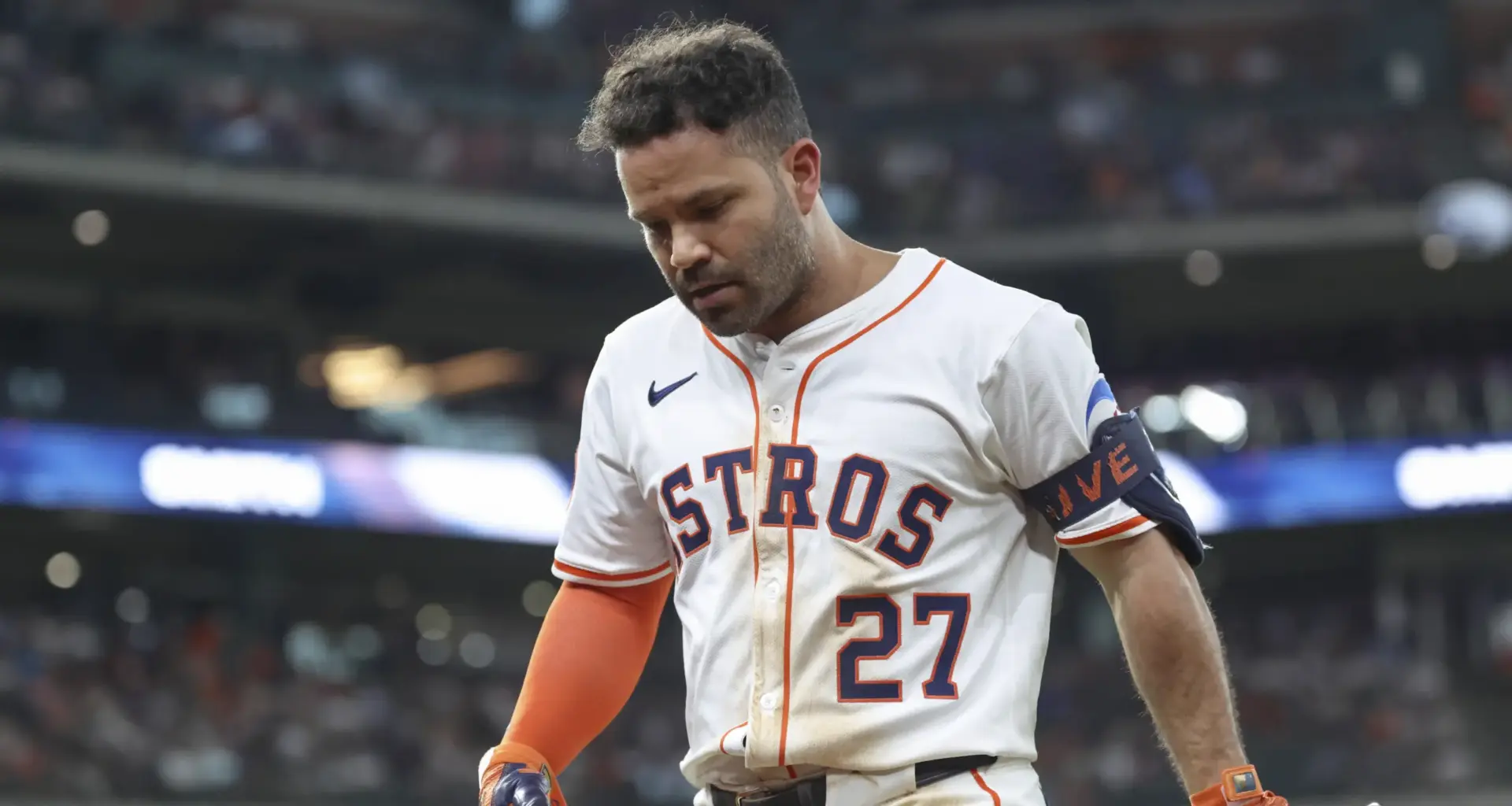 Jose Altuve ignites Houston Astros' offense in spectacular season showcase against rivals