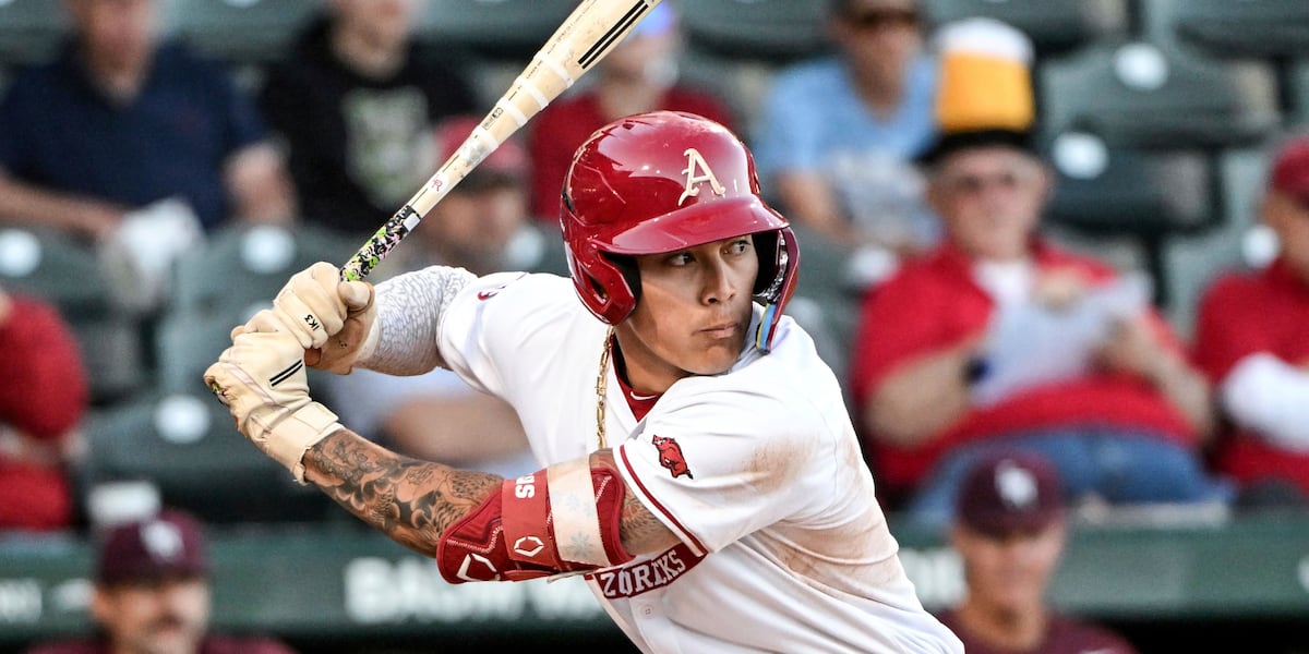 Arkansas hoping to make history in Omaha