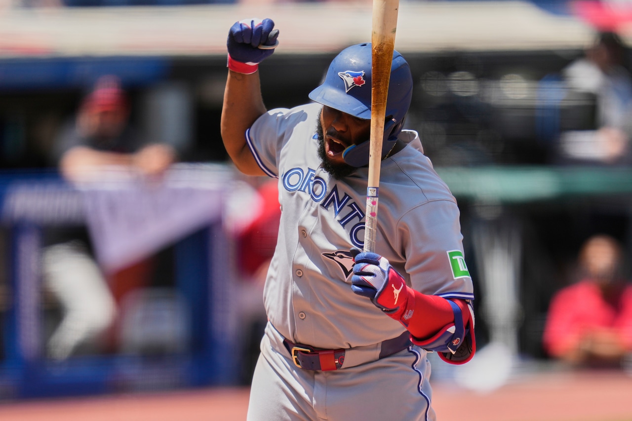 Tanner Bibee says Vladimir Guerrero Jr.’s big contract doesn’t allow him to lean over the plate