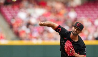 Reds' Martinez takes no-hit bid into 9th, Steer hits 3 homers in 8-1 win over Padres