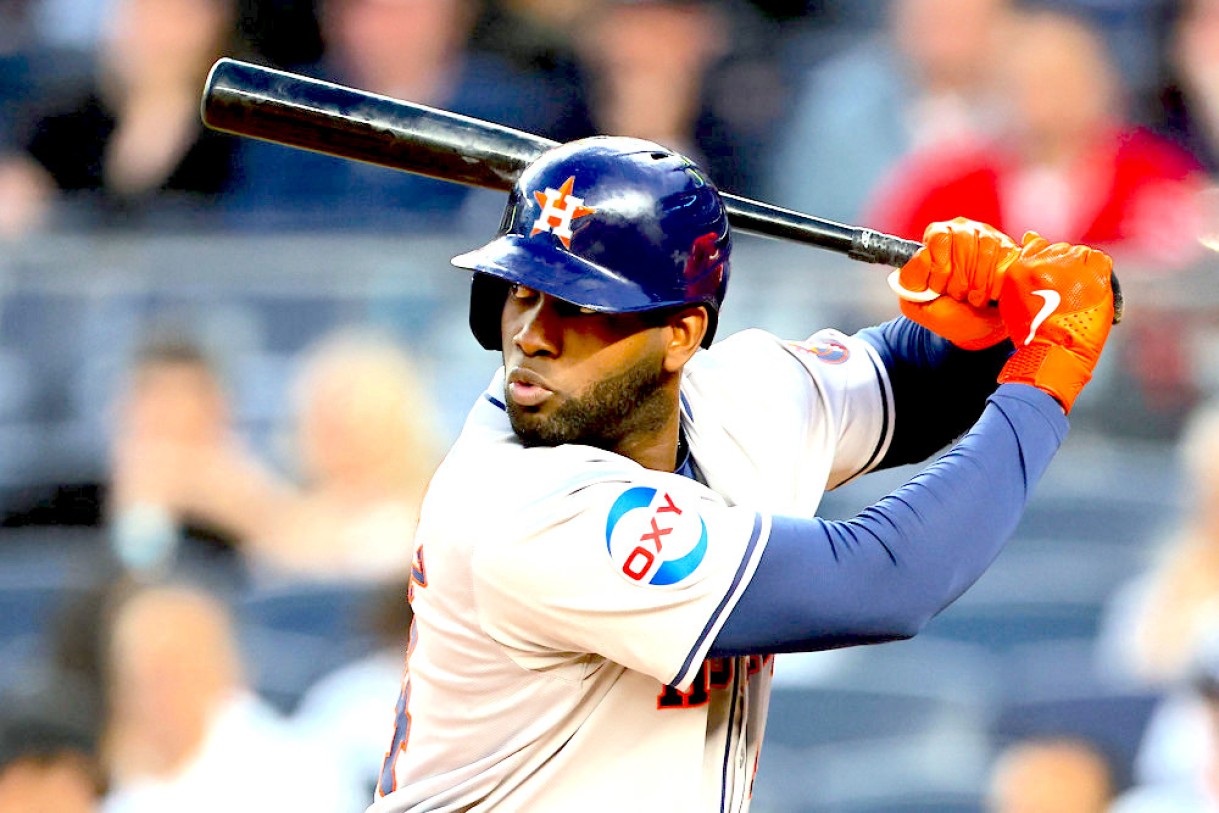 Yordan Alvarez has Chance to Return Next Weekend - MLB News