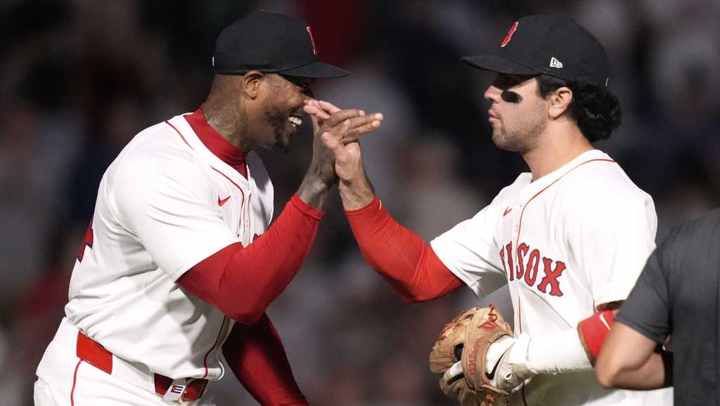 Marcelo Mayer hits first 2 career home runs at Fenway Park to help Red Sox beat Rays