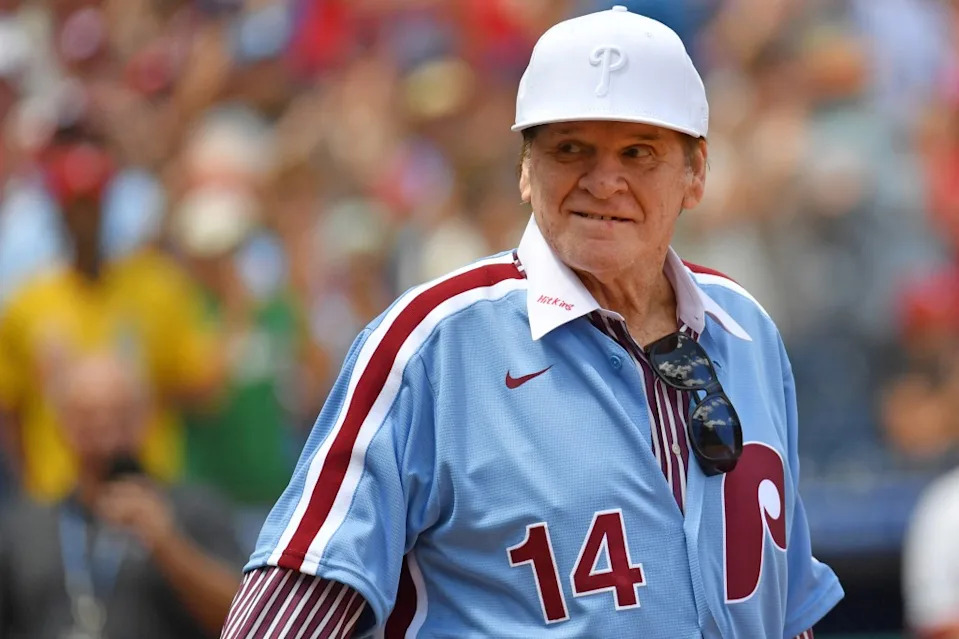 Former Philadelphia Phillies great Pete Rose acknowledges the crowd during Alumni Day ceremony before a game against the Washington Nationals at Citizens Bank Park in 2022. USA TODAY Sports