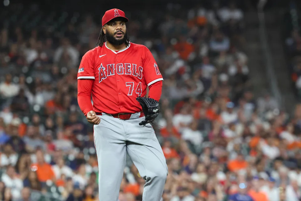 Los Angeles Angels relief pitcher Kenley Jansen (74)© Troy Taormina-Imagn Images
