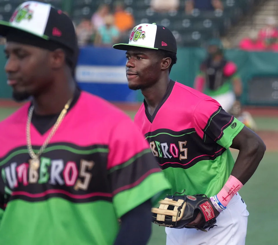 Daytona Tortugas outfielder Kyle Henley (6) and teammates take the field against the St. Lucie Mets, Friday, June 13, 2025 at Jackie Robinson Ballpark.