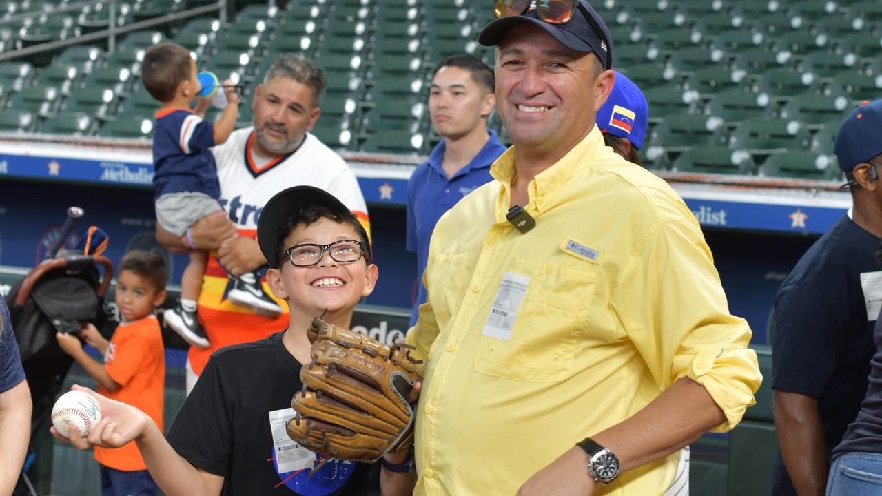 Central American family's dream comes true at Astros game; meet Mauricio Dubon