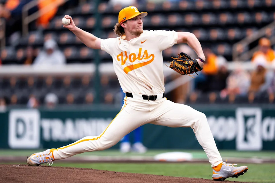 Tennessee's Nate Snead (7) pitches the ball during a college baseball game between Tennessee and Hofstra at Lindsey Nelson Stadium in Knoxville on Sunday, Feb. 16, 2025.