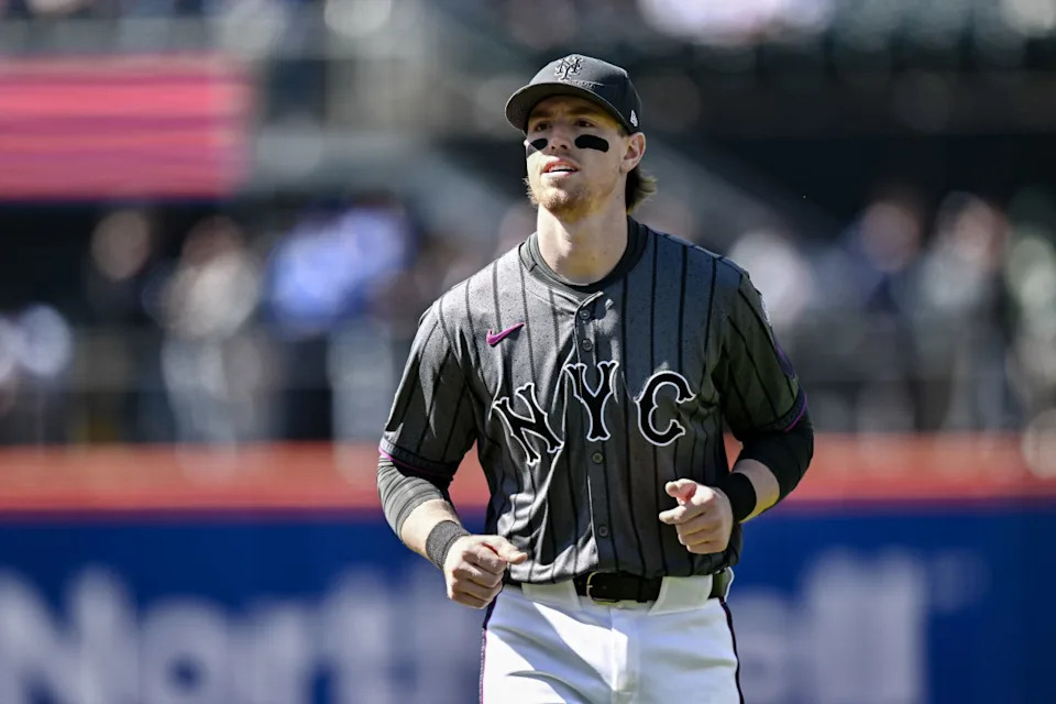 New York Mets third baseman Brett Baty (22) © John Jones-Imagn Images