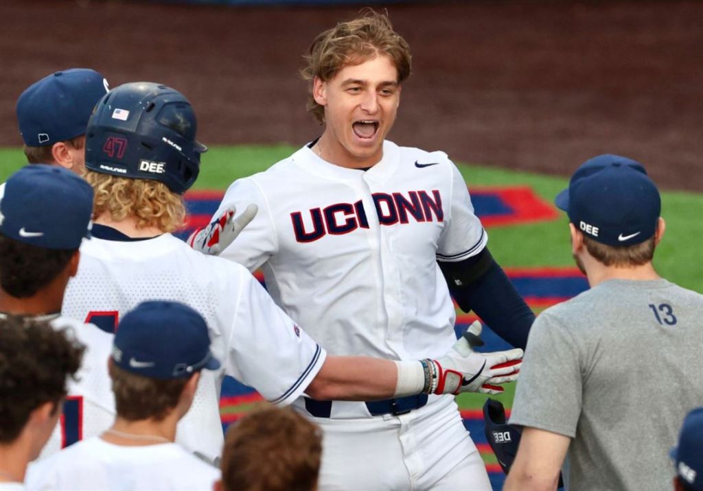 Ex-UConn star reaching for sky with Twins, and more