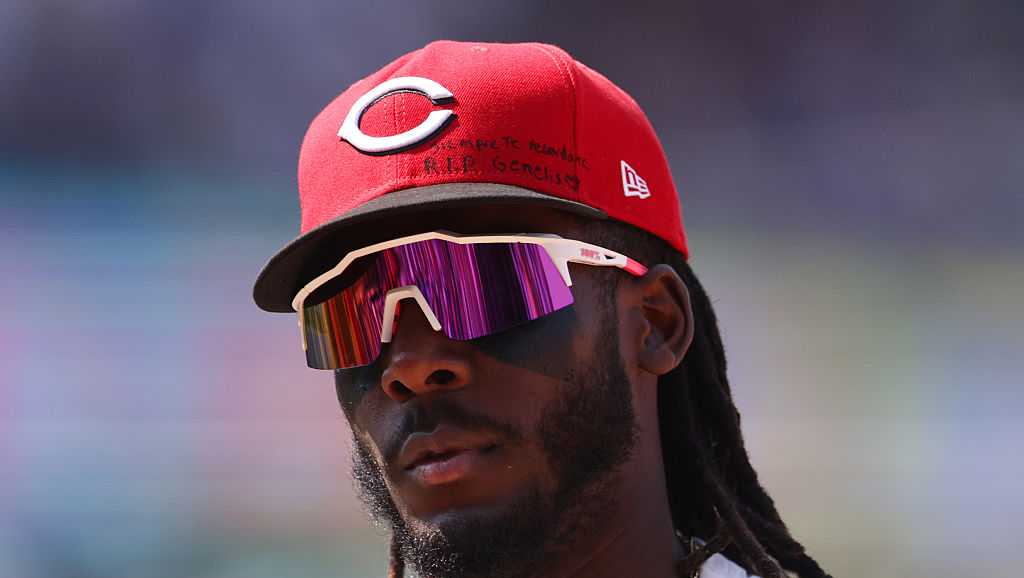 Elly De La Cruz hits emotional home run after sister's death