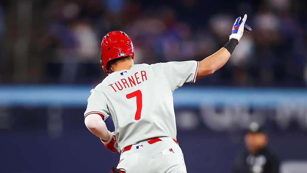 Phillies 6-run 1st inning lifts team to 8-3 win over Blue Jays