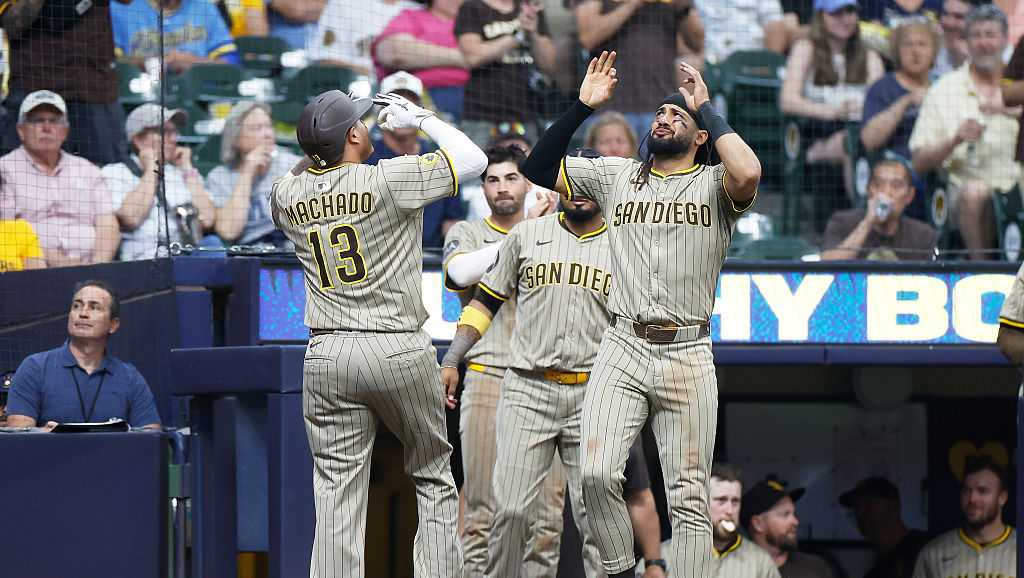 Padres shutout Brewers, take three-game series