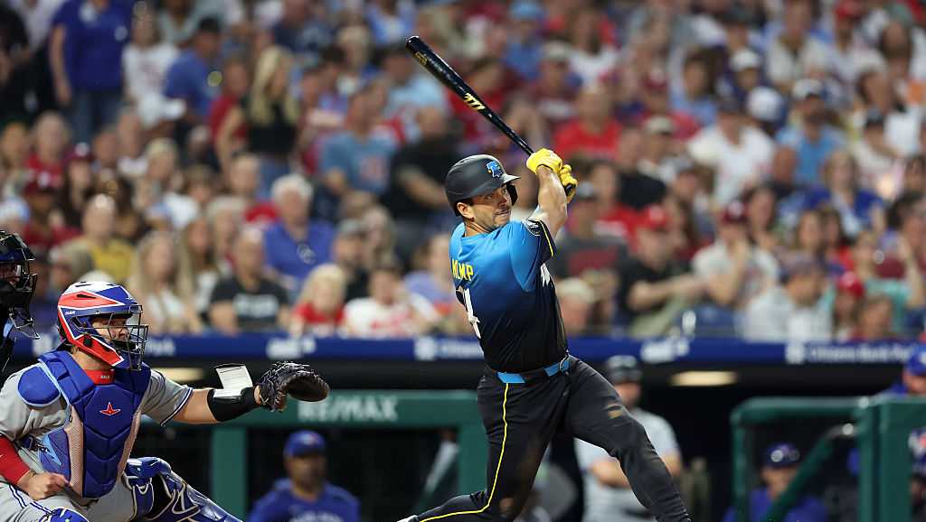 Phillies put together complete game with 8-0 win over Blue Jays