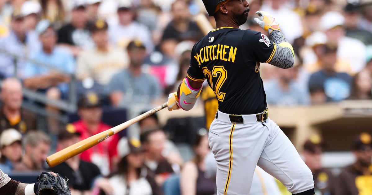 Pirates blow late lead, fall to Padres; McCutchen ties Clemente