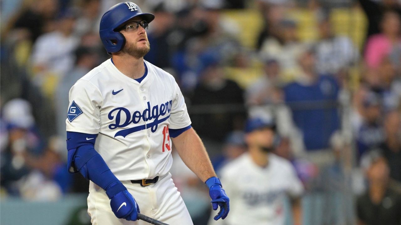 Muncy's 2 homers lift Dodgers over Mets 6-5 in 10 innings