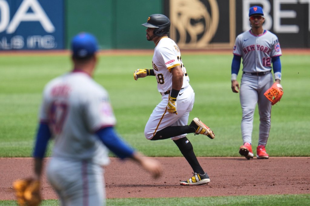 Frankie Montas watches as Tommy Pham rounds the bases after hitting a home run during the Mets-Pirates game on June 29, 2025. 