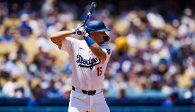 Giants sign C Austin Barnes to minor-league deal