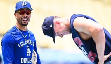 Dodgers' Mookie Betts does light on-field work after injuring toe