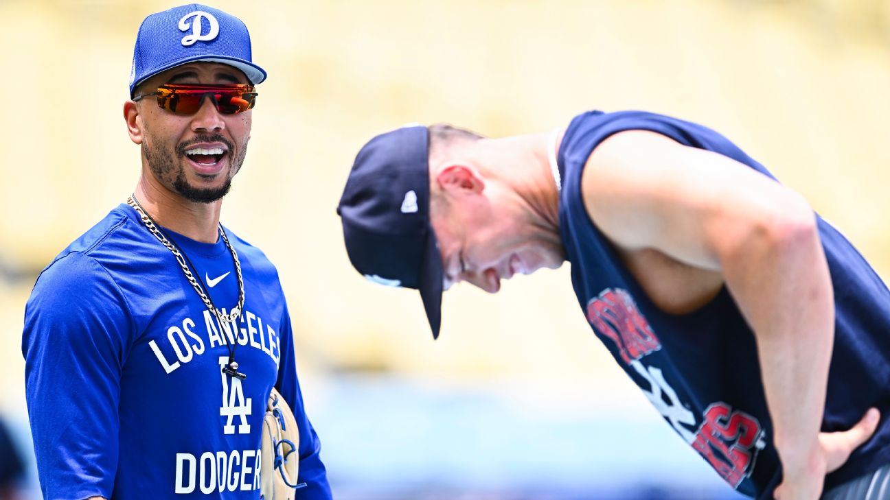 Dodgers' Mookie Betts does light on-field work after injuring toe